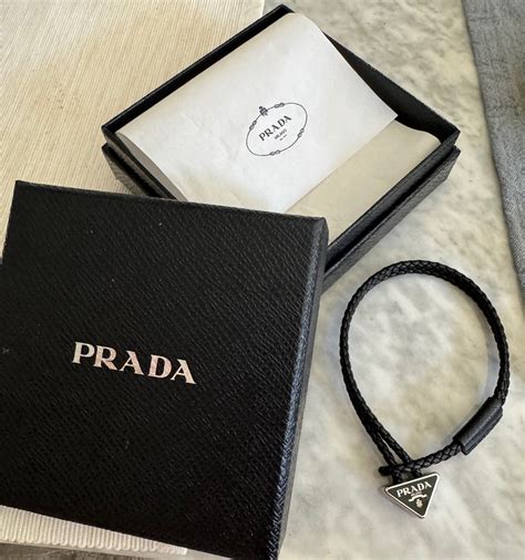 prada armband herr|Prada.